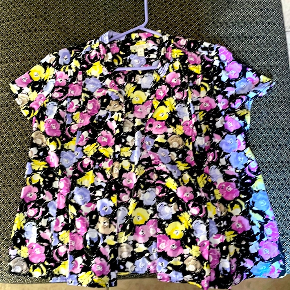 Short sleeve button cotton women’s top